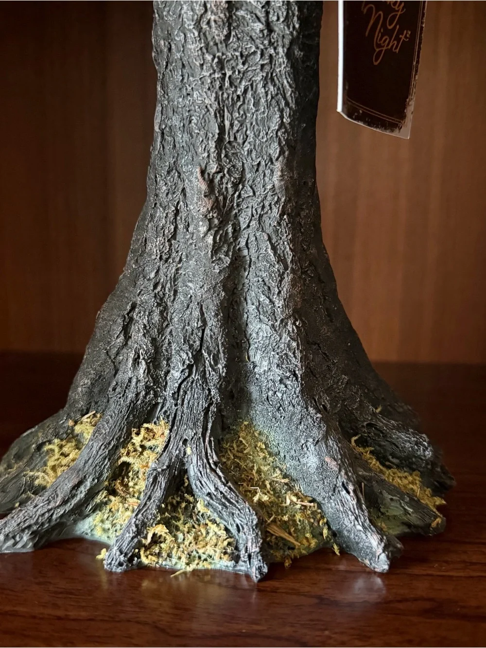 Viral Spooky Night Facelss Witch Tree Halloween Statue